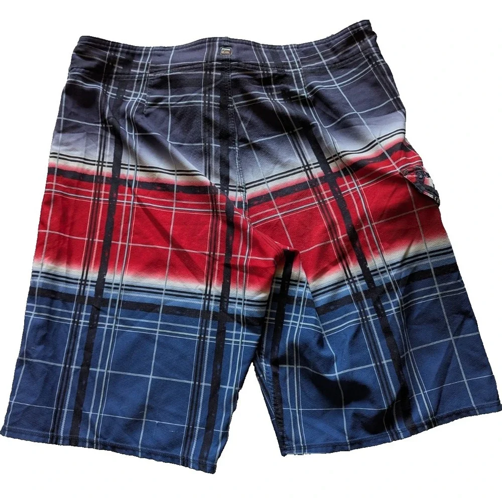 Quicksilver Cypher Wonderland Men Size 36-38 Red white navy blue Board Shorts